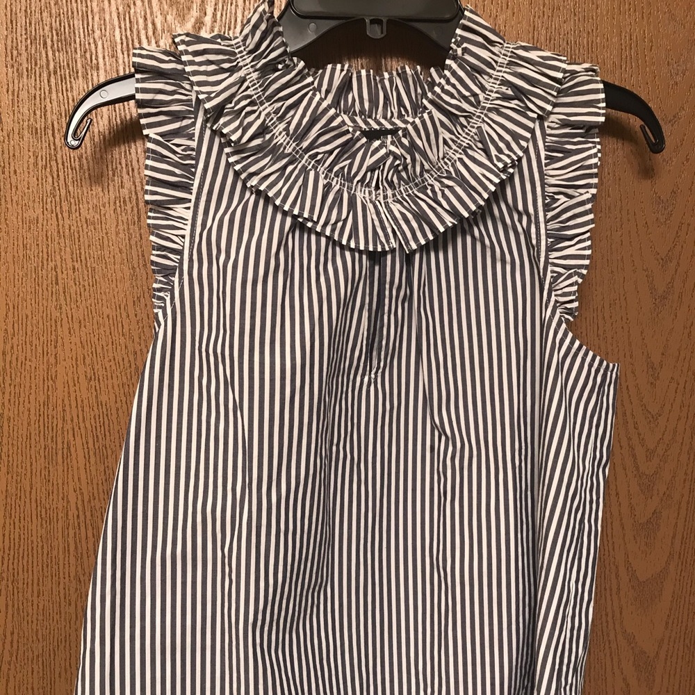 ❣️3/$15 bundle❣️ J. Crew blouse